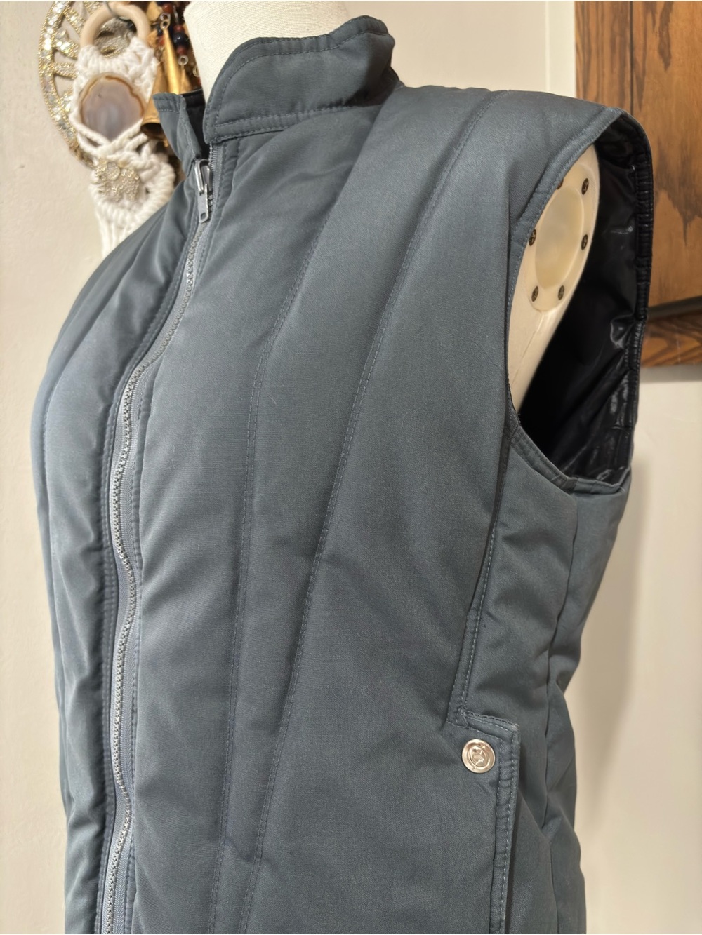 Obermeyer Vintage Quilted Puffer Vest Winnie Reversible Size Medium Gray - Picture 3 of 9